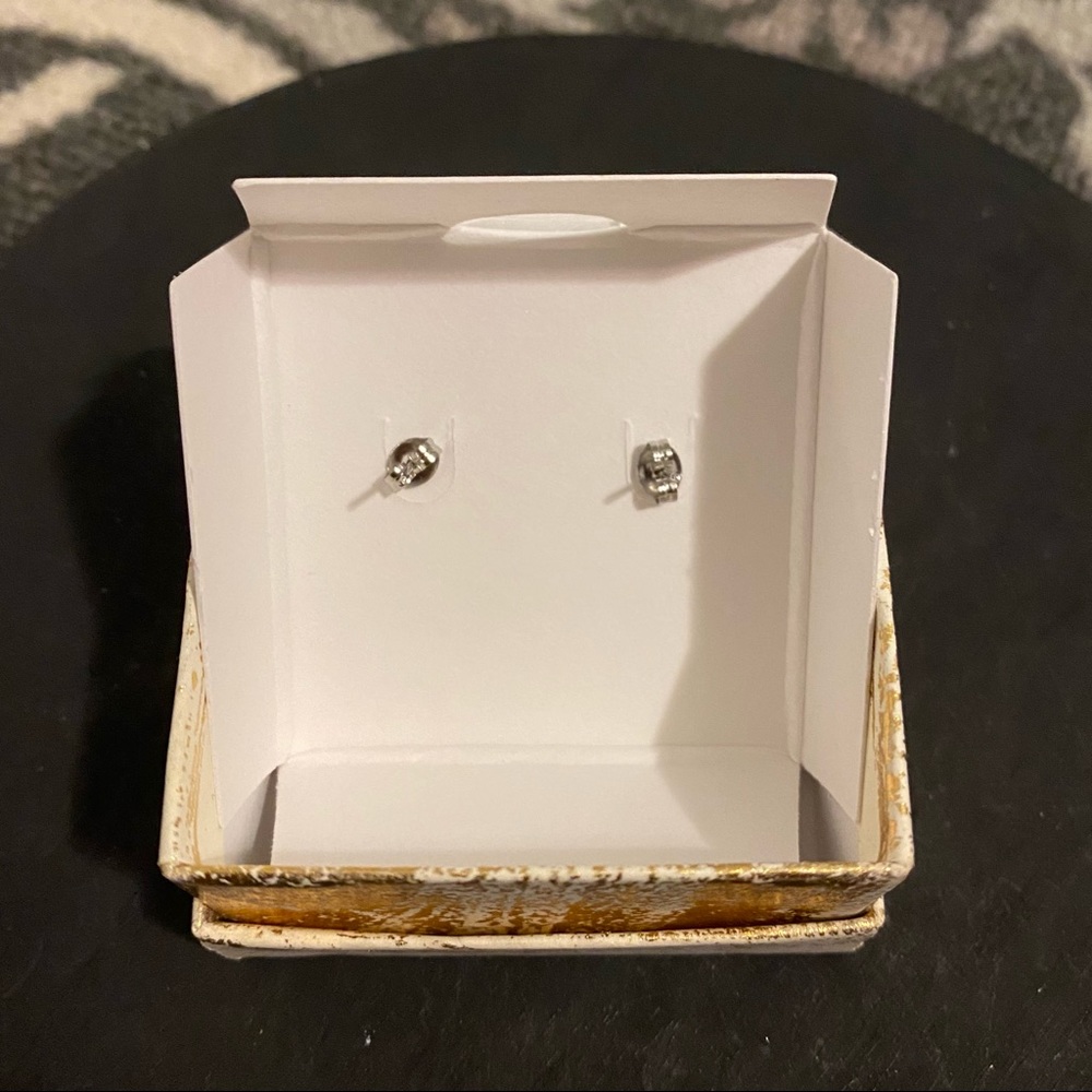 Halo Stud Earrings - Picture 6 of 7